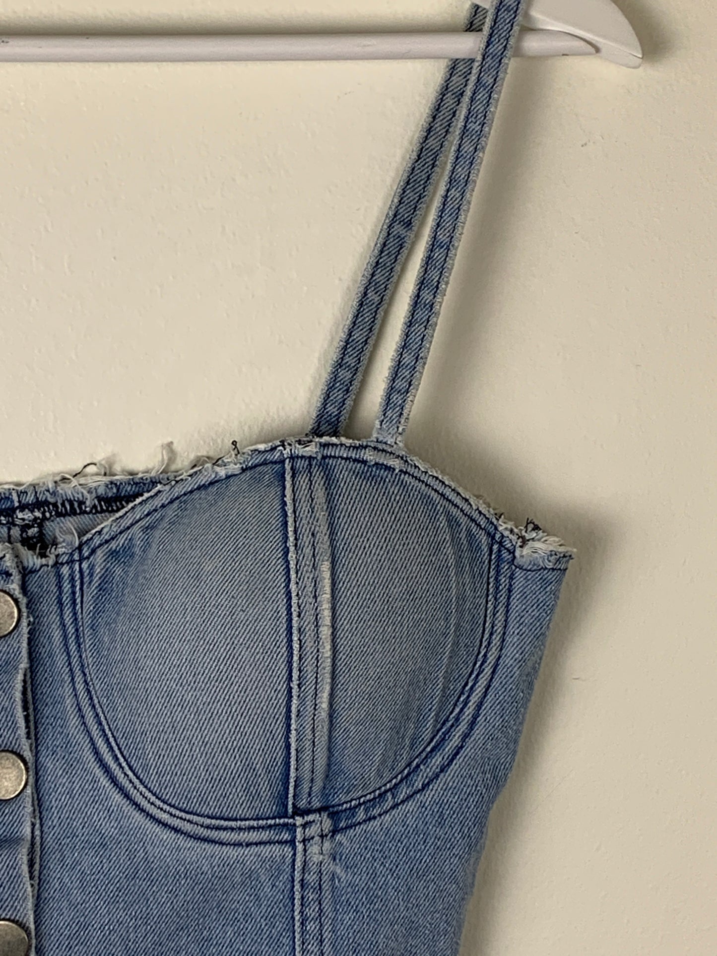 Guizo Distressed Denim Button Top | SZ S