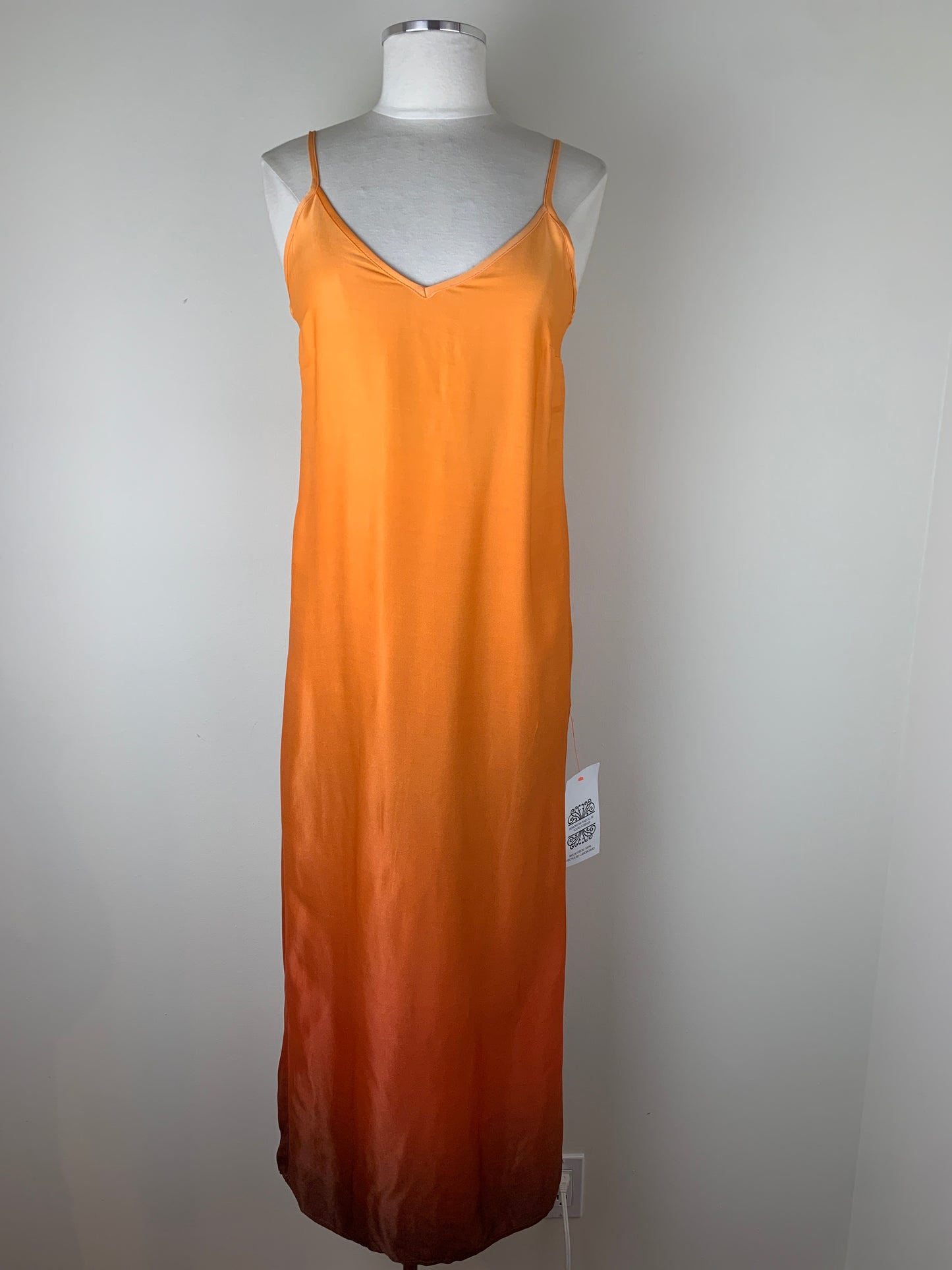 Never Fully Dressed Ombre Orange Slip | SZ 6 | NWT