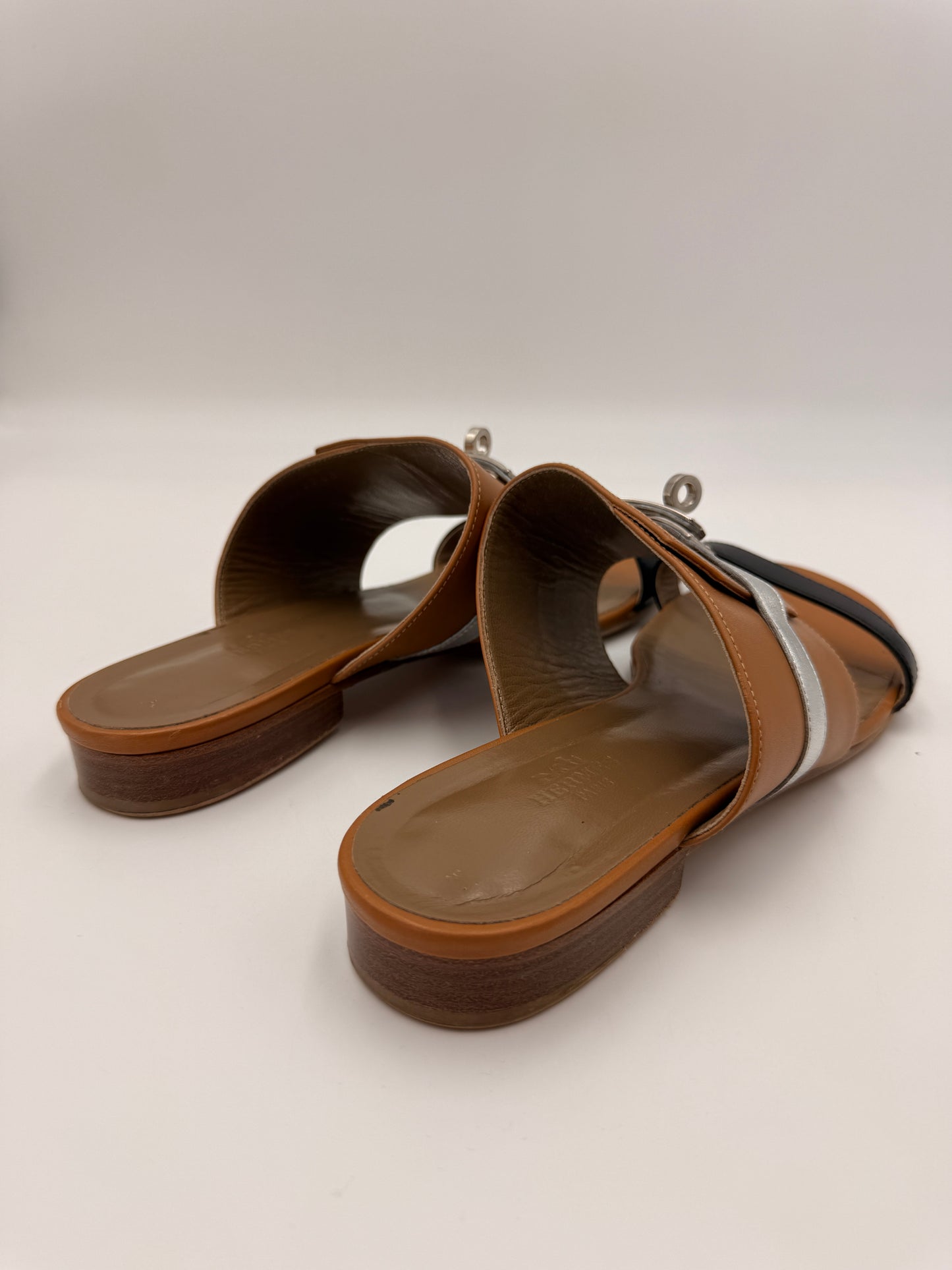 Hermes Bicolor Avenue Sandal | SZ 40