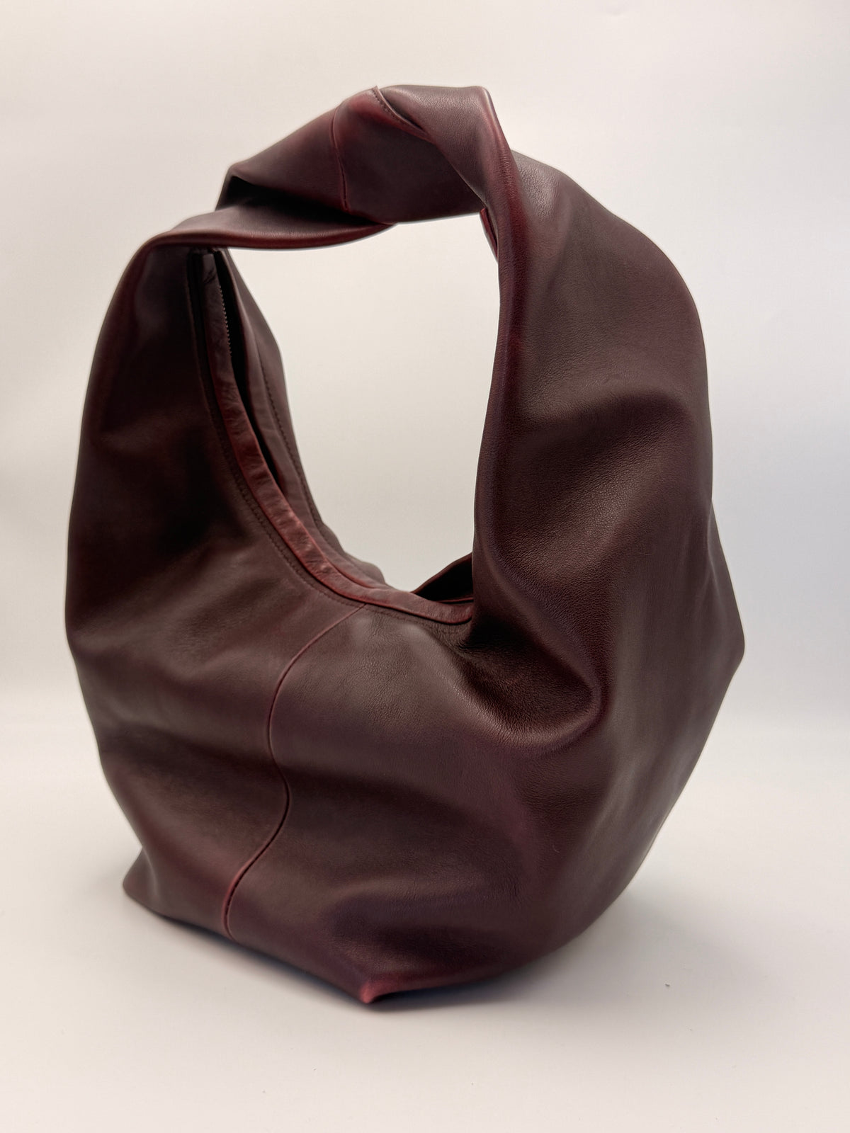 Maeden Yela Bag in Maroon