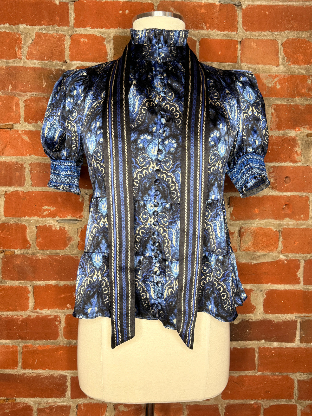 NWT Alice & Olivia Vickey Urban Medallion Blouse | SZ M