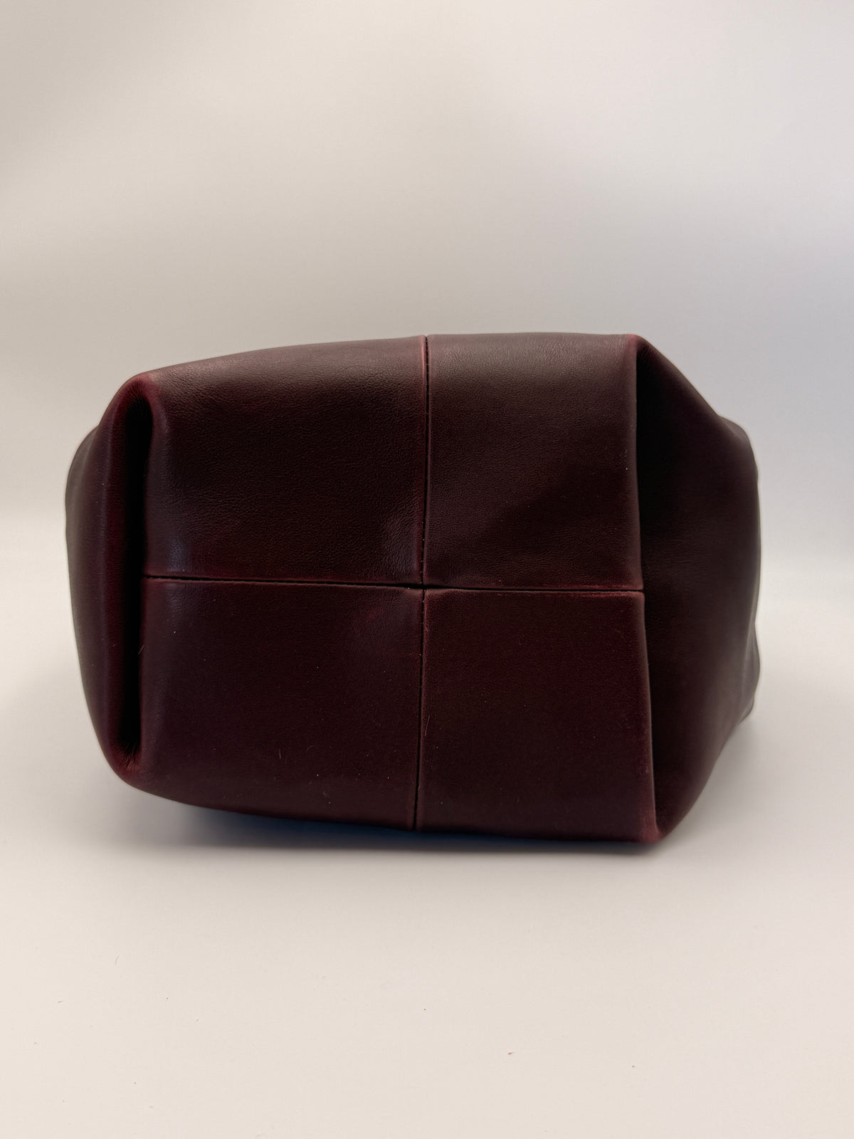 Maeden Yela Bag in Maroon
