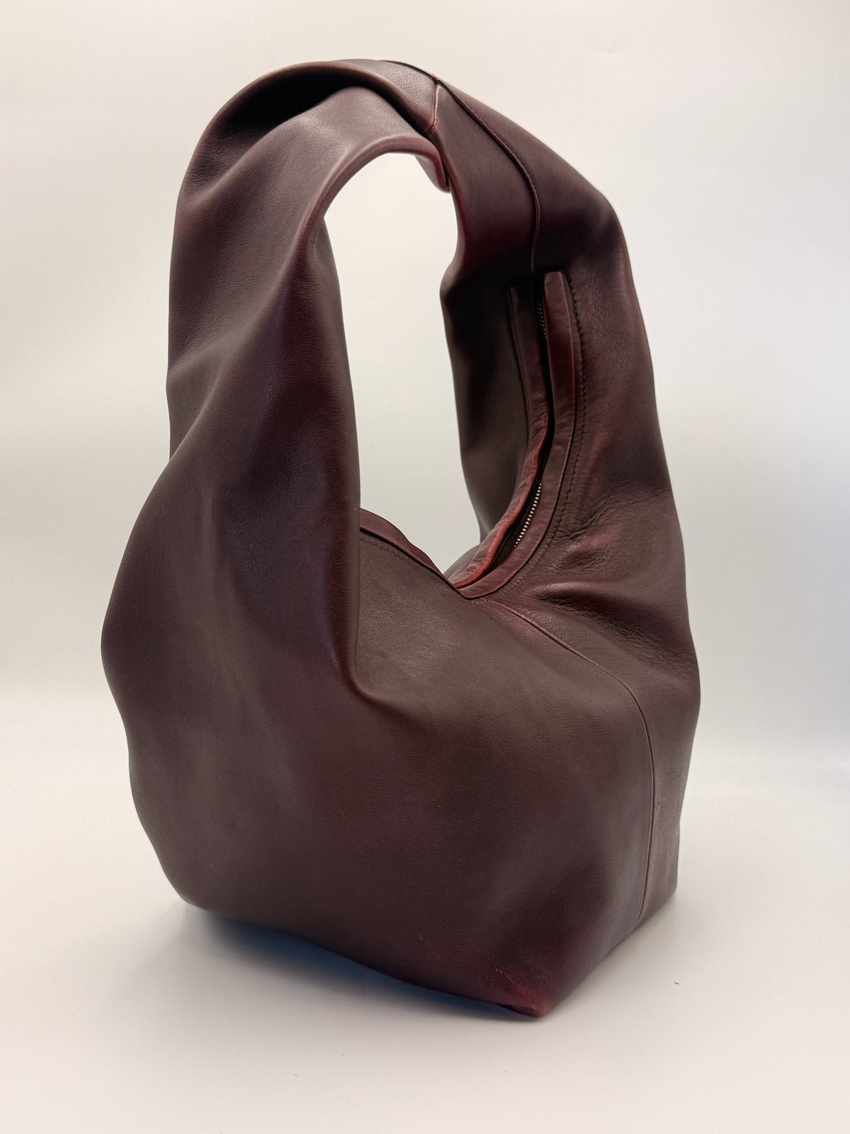 Maeden Yela Bag in Maroon