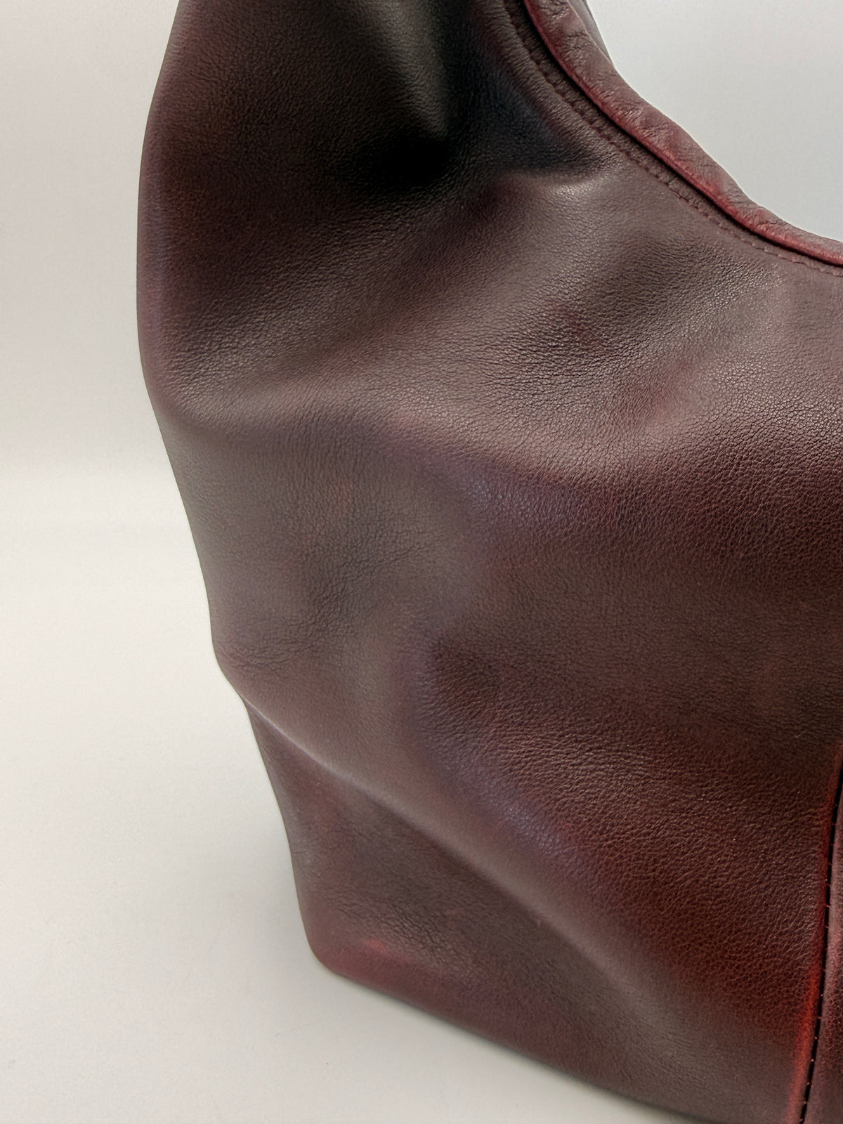 Maeden Yela Bag in Maroon