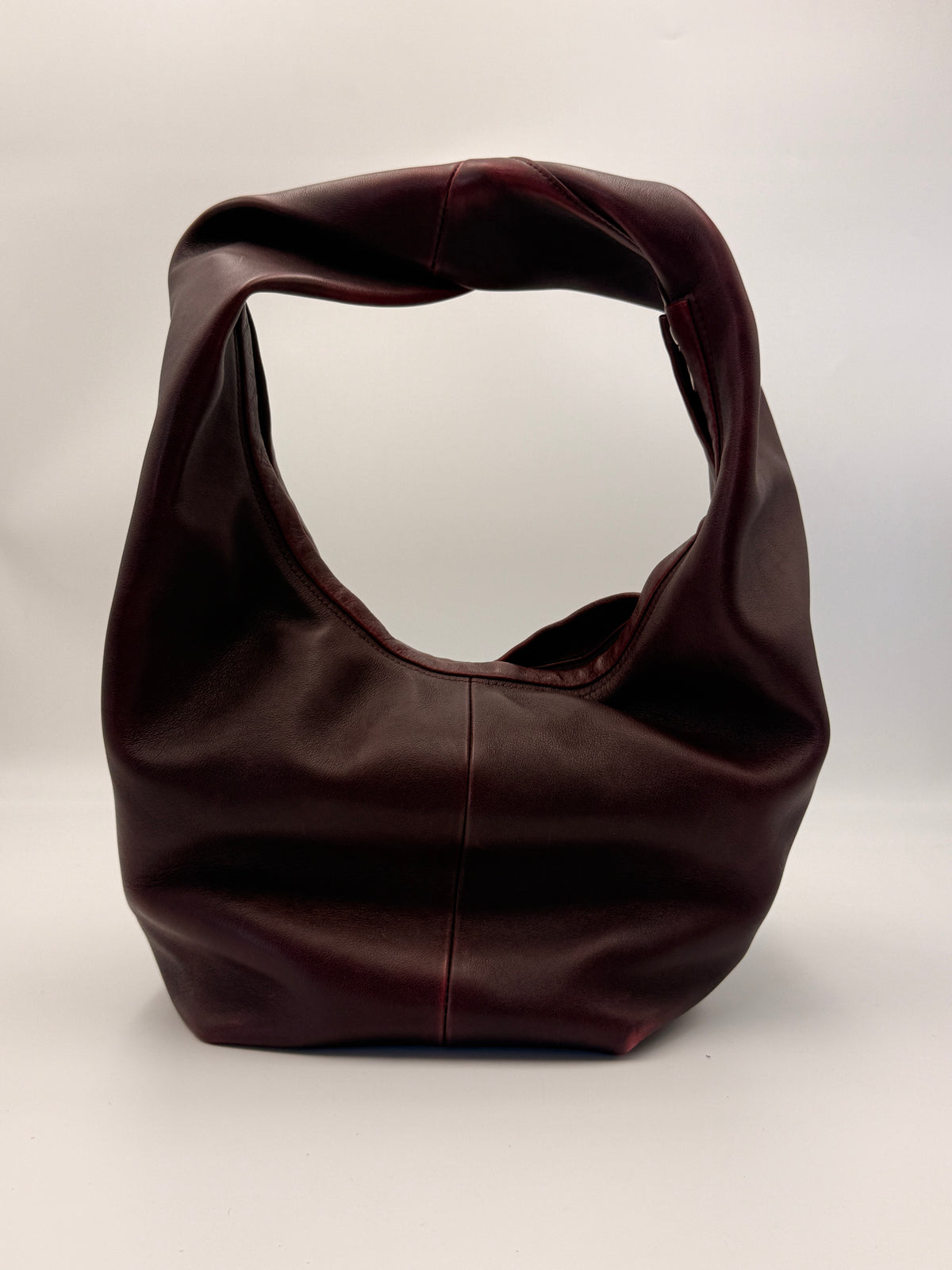 Maeden Yela Bag in Maroon