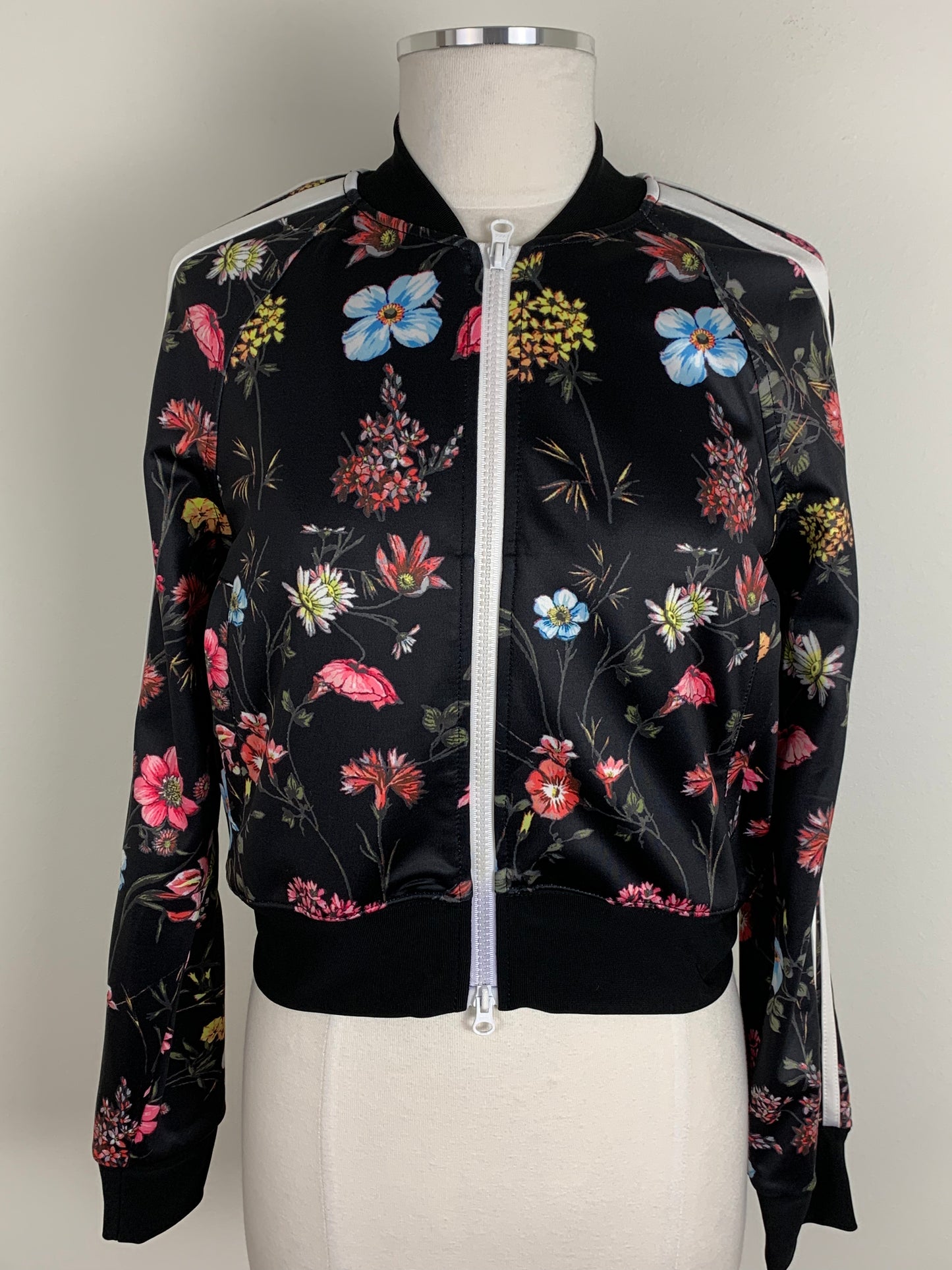 Pam & Gela Fine line Floral Crop Track Jacket | SZ XS | NWT