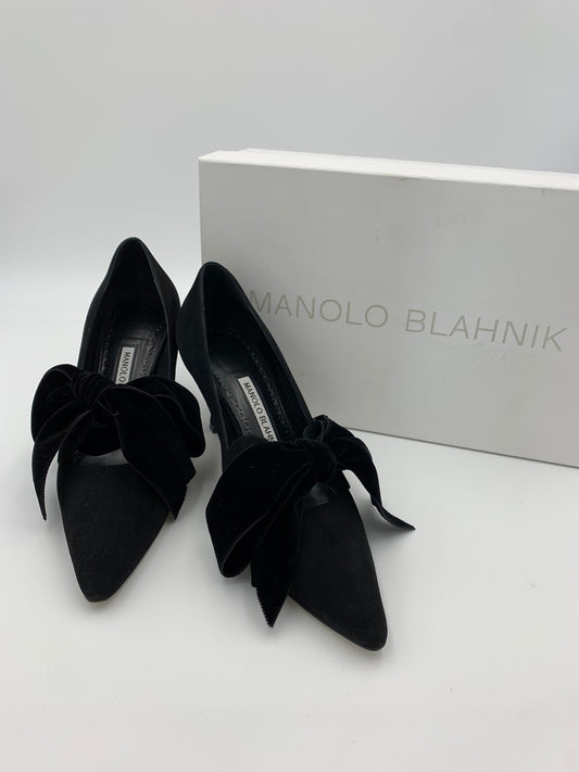 Manolo Blahnik Serba Suede Pumps | SZ 7