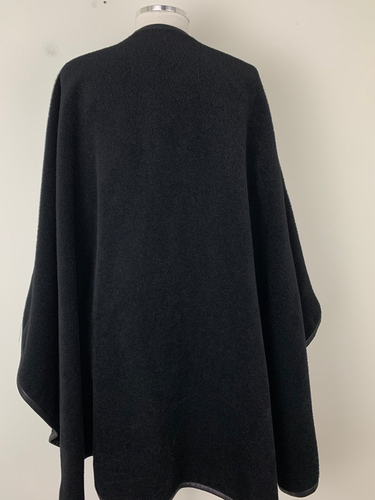 Sofia Cashmere Reversible Cape | SZ O/S | NWT