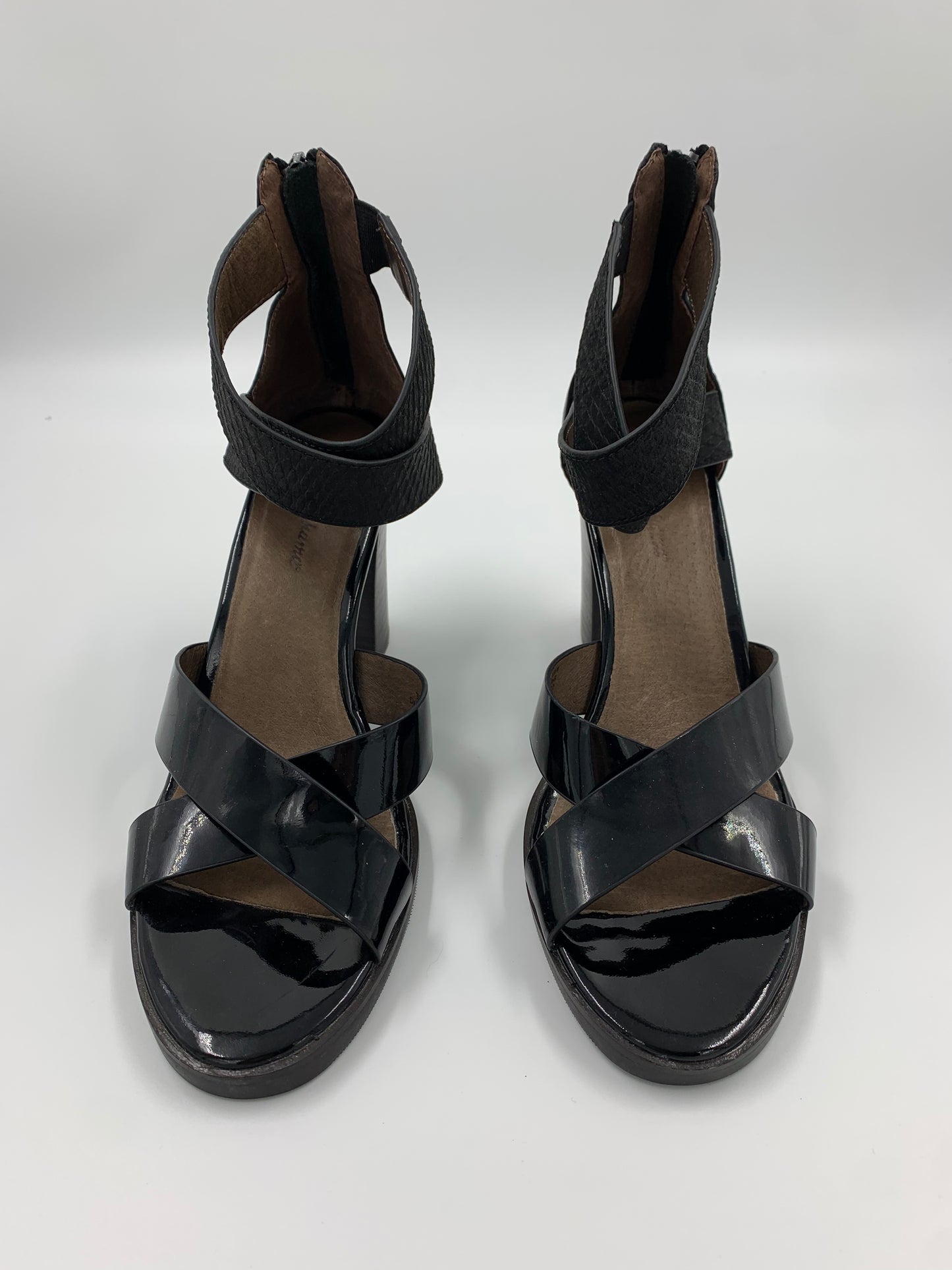 Tommy Bahama Lavina Black Patent Sandal | SZ 9B