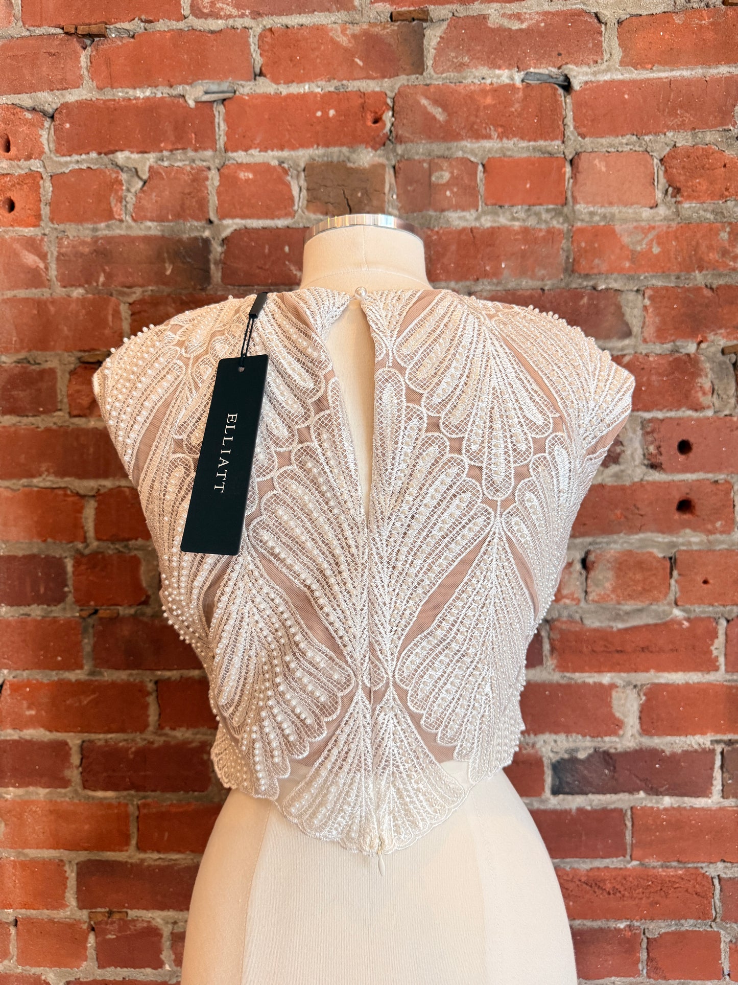 NWT Elliatt Ivory/Nude Harper Top | SZ M