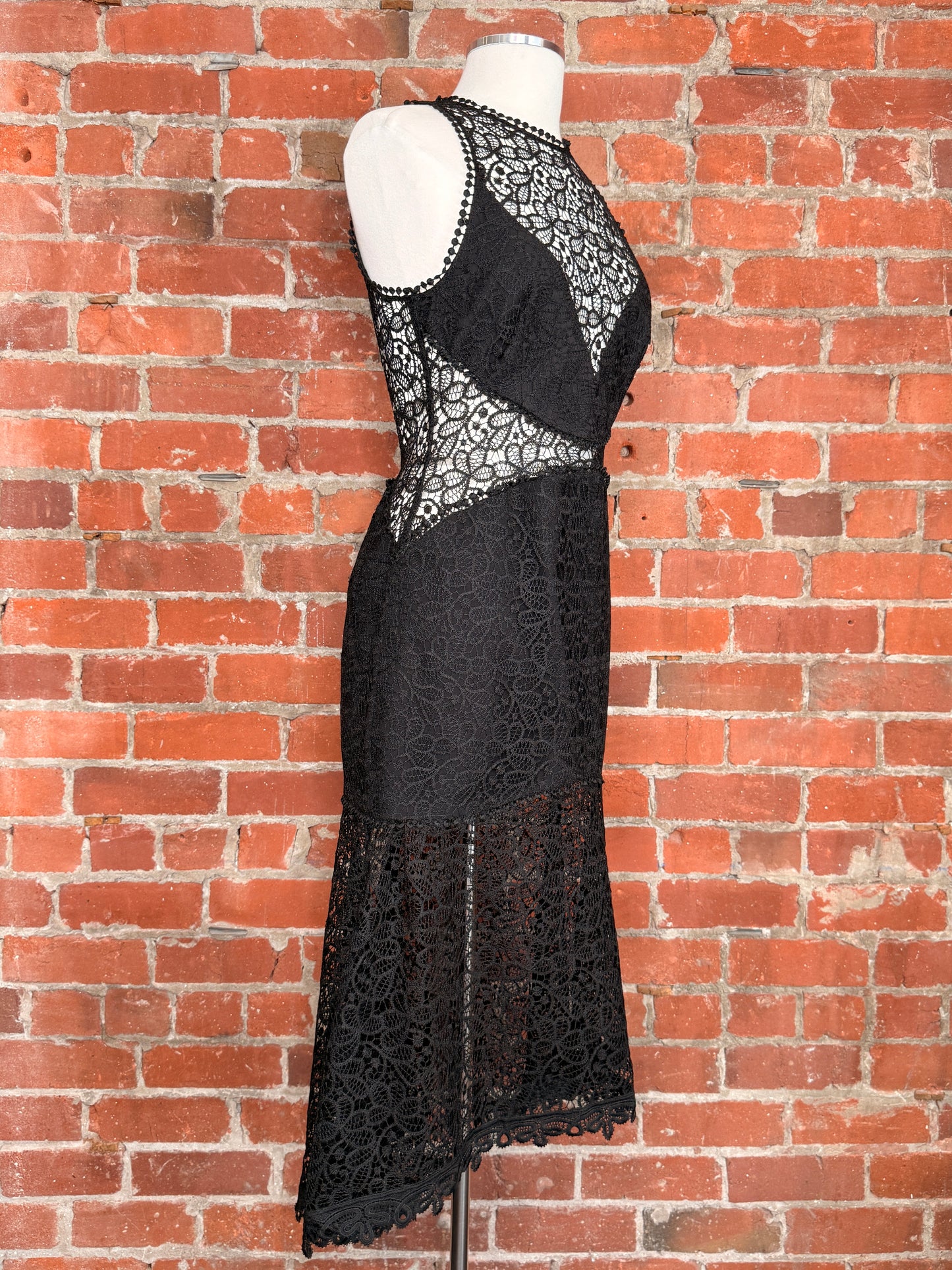 NICHOLAS Lace Cutaway Gown | SZ 6