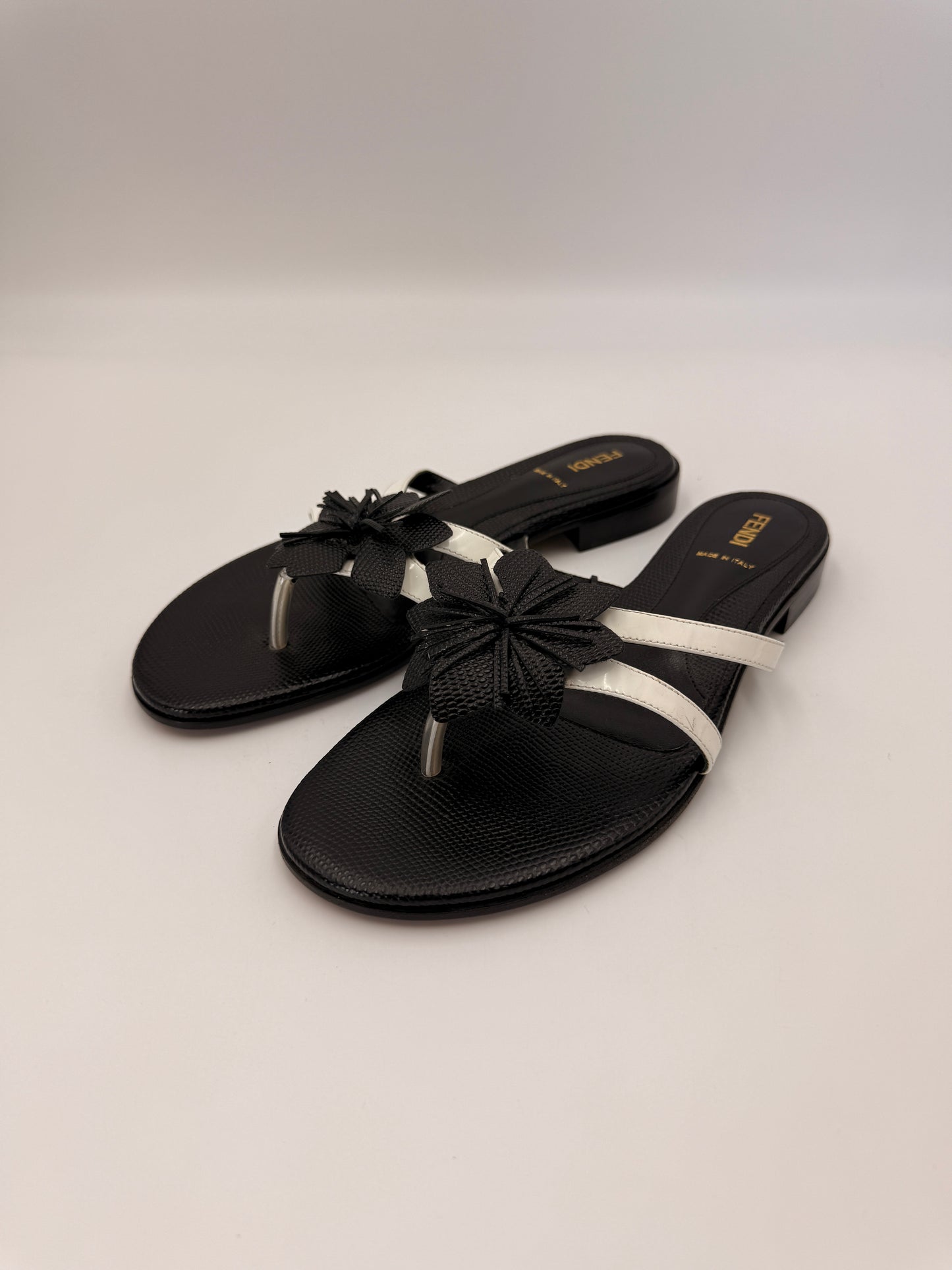 Fendi Jungle Flower Sandals | SZ 39