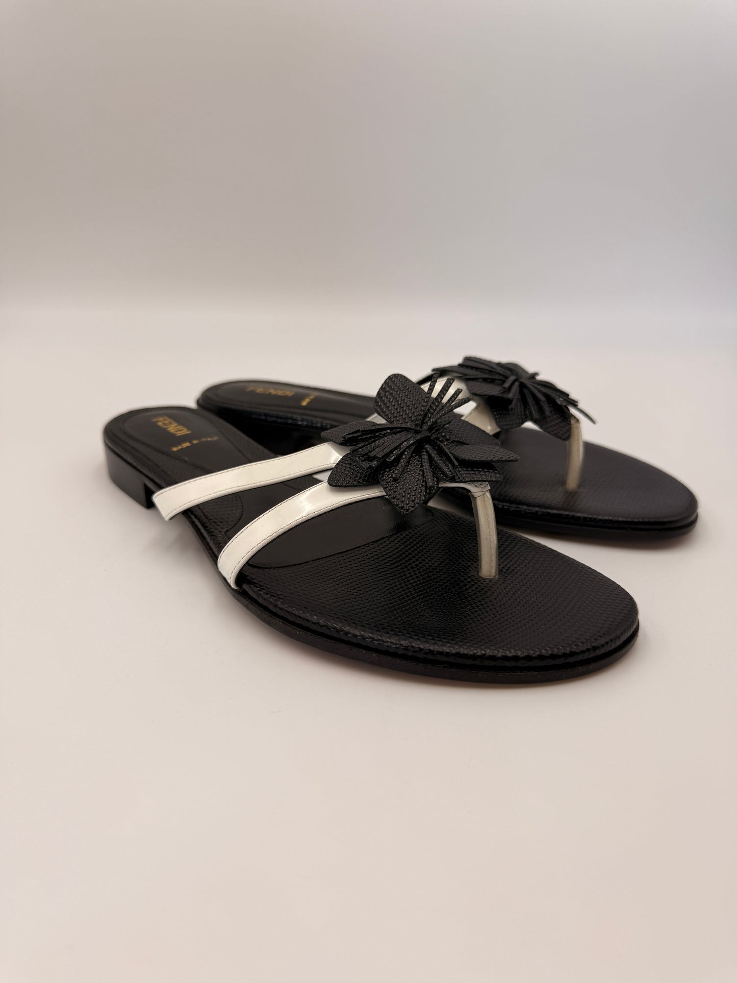 Fendi Jungle Flower Sandals | SZ 39