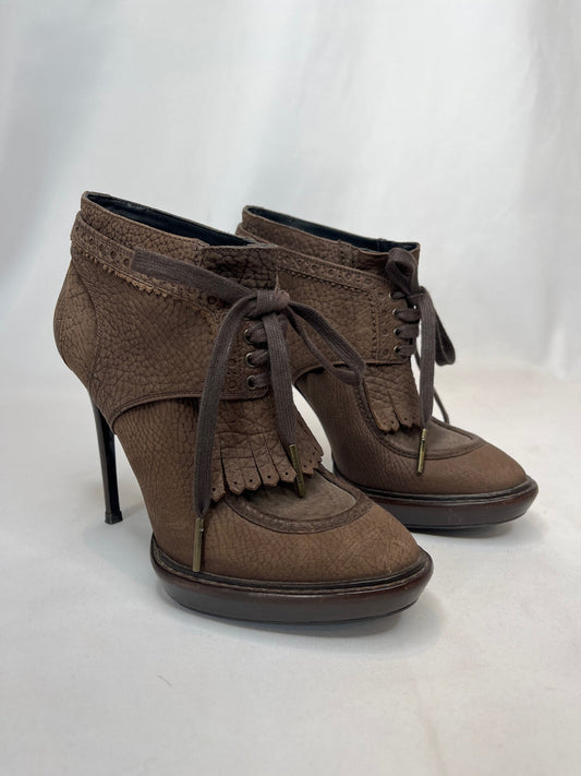 Burberry Lace Up Leather Boot | Size 9